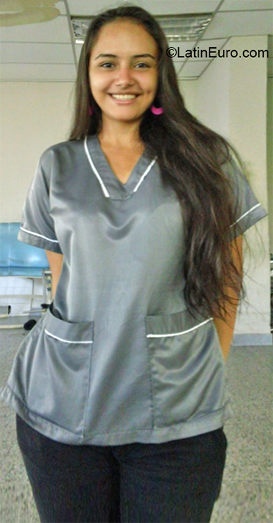 Date this voluptuous Venezuela girl Nicar from San Fernando VE2694