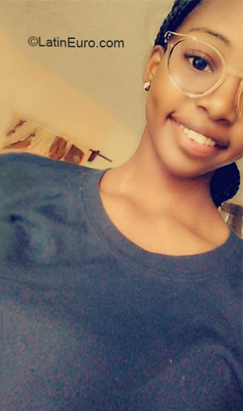 Date this sensual Dominican Republic girl Nathaly from San Pedro Sula DO36005