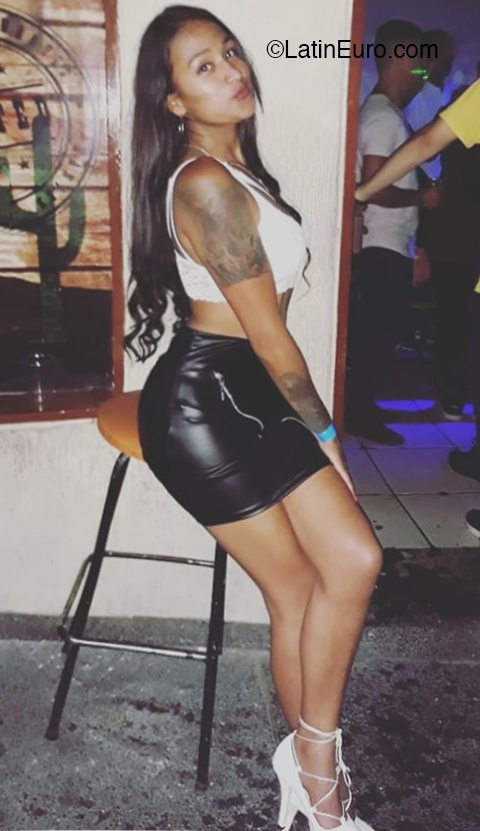 Date this hot Colombia girl Stefany from Manizales CO26056