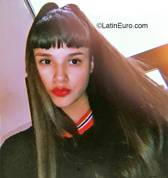 Date this tall Argentina girl Angela from Buenos Aires AR239