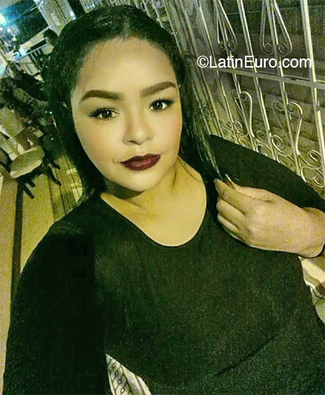 Date this foxy Colombia girl Sindy from Barranquilla CO26070