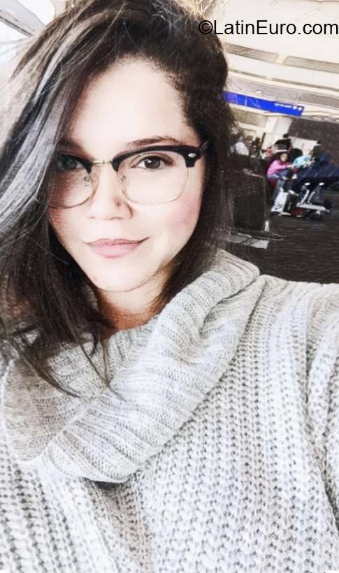 Date this fun Colombia girl Vann from Medellin CO26086