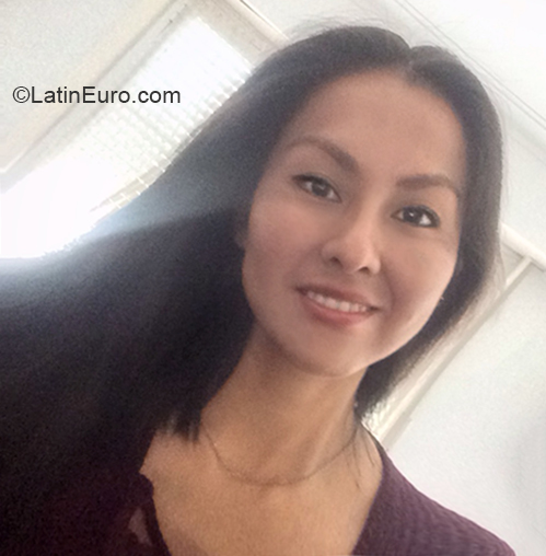 Date this tall Argentina girl Karin from Buenos Aires AR242