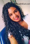 voluptuous Colombia girl Daniela from Armenia CO26130