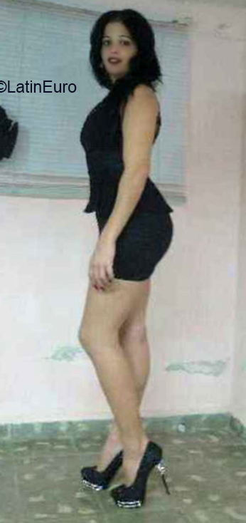 Date this tall Cuba girl Yuliet quignon from Havana CU611