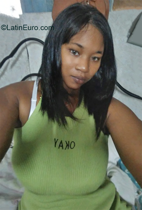 Date this tall Cuba girl Lisandra from Havana CU615