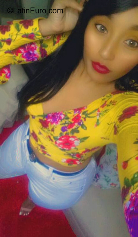 Date this stunning Dominican Republic girl Elizabeth from Santiago DO36328