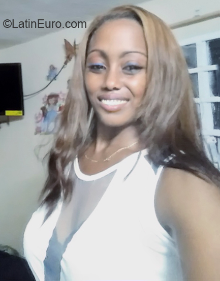 Date this good-looking Cuba girl Yanis from Cuba CU618