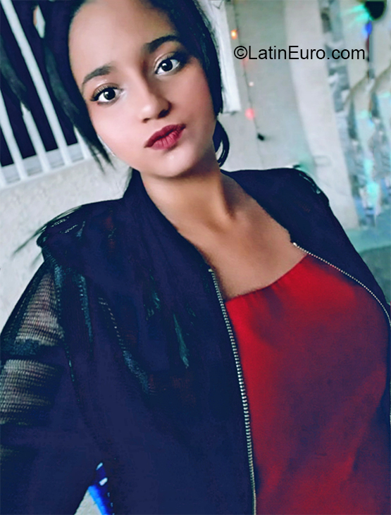 Date this fun Venezuela girl Johanna from Maracaibo VE2754