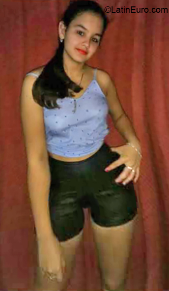 Date this foxy Argentina girl Ivi from Cordoba AR251