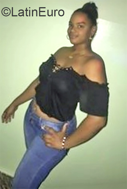 Date this gorgeous Dominican Republic girl Arleny from La Vega DO36451