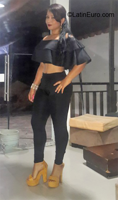 Date this beautiful Colombia girl Yuni from Riosucio CO26242
