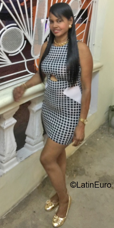 Date this tall Dominican Republic girl Mary from Bani DO36467