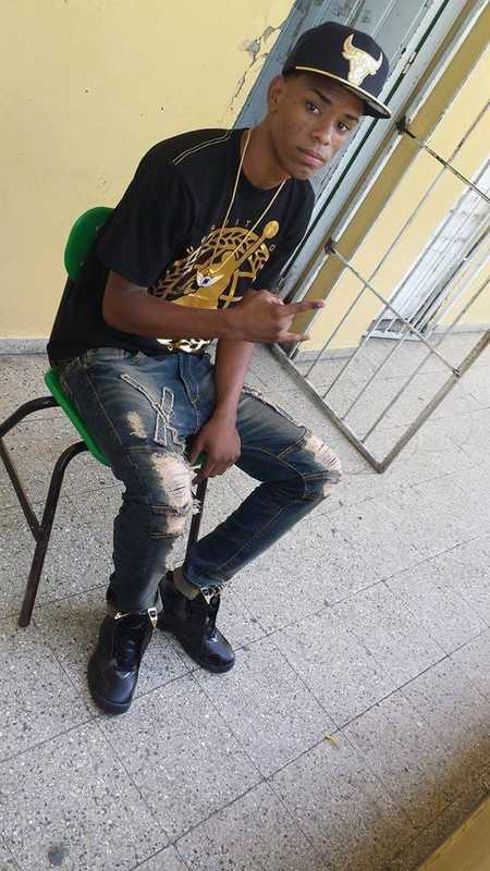 Date this happy Dominican Republic man Evinson from Santiago DO36564