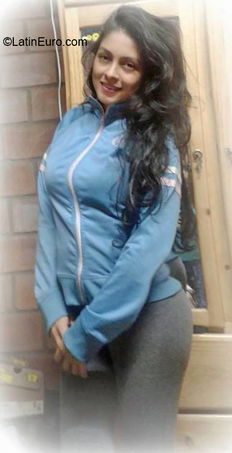 Date this cute Peru girl Berta from Lima PE1459