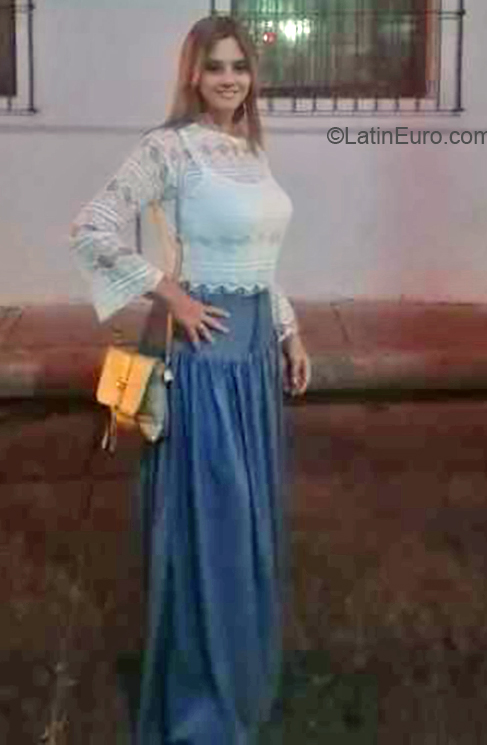 Date this tall Colombia girl Monica from Cucuta CO27056