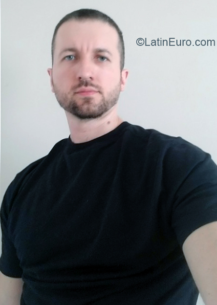 Date this happy Canada man Daniel from Sherbrooke CA823