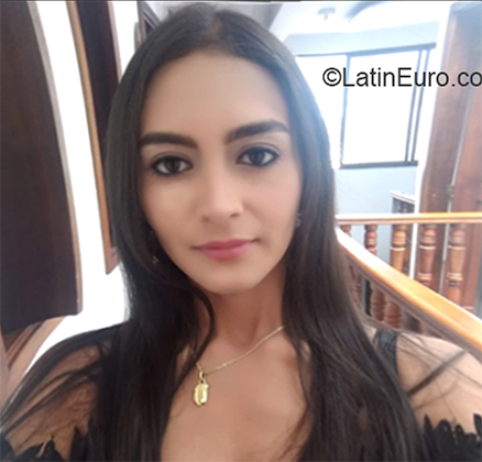 Date this sensual Colombia girl L. from Popayan CO26362
