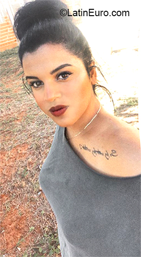 Date this delightful Brazil girl Yasmin from Santo Expedito BR10969