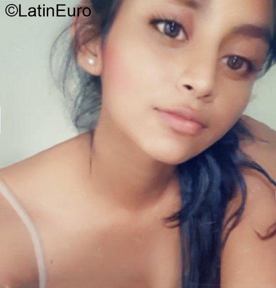 Date this good-looking El Salvador girl Eunice from San Salvador SV101