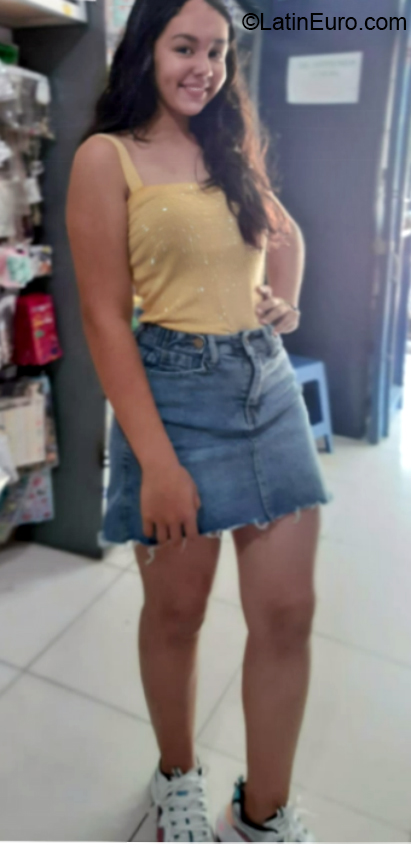 Date this fun Colombia girl Daniela from Bogota CO26380