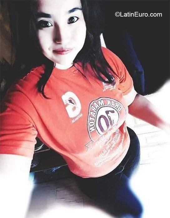 Date this pretty Argentina girl Belen from Buenos Aires AR277