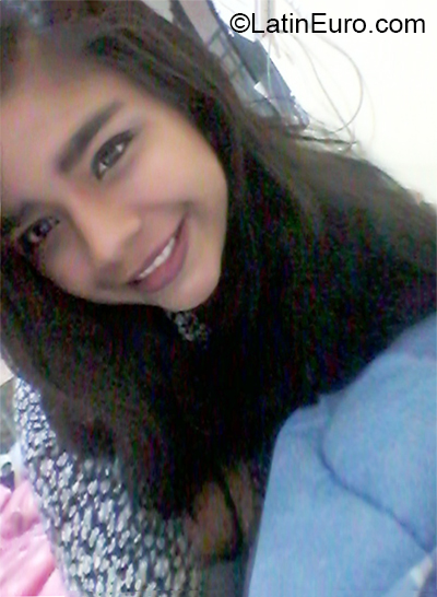 Date this hard body Peru girl Meriam from Chiclayo PE1464