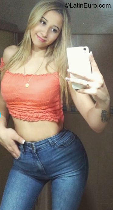 Date this cute Argentina girl Yenin from Buenos Aires AR288