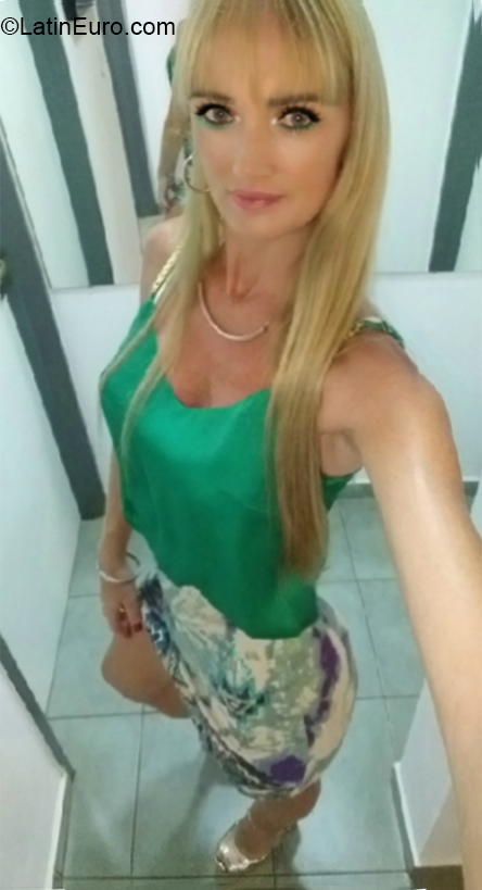 Date this foxy Argentina girl Lilian from Posadas AR289
