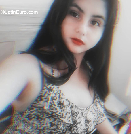 Date this funny Peru girl Gramanesa from Lima PE1470
