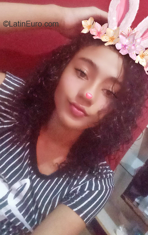 Date this exotic Brazil girl Yasmin from Sao Paulo BR11003