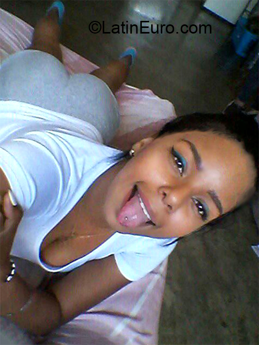 Date this stunning Venezuela girl Cristina from Caracas VE2876