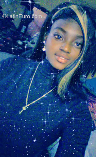 Date this happy Dominican Republic girl Yohanna from Barahona DO37072