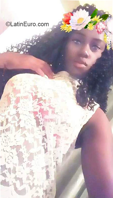 Date this tall Dominican Republic girl Yasmin from Santo Domingo DO37141
