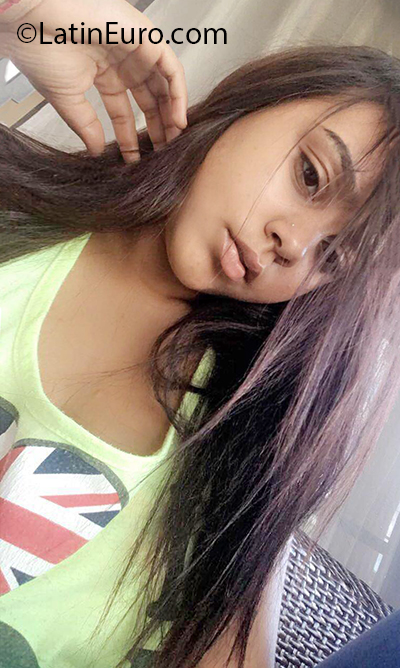 Date this hot Dominican Republic girl Nahomy from Bonao DO37212