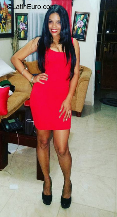 Date this good-looking Dominican Republic girl Yarerzet from Santiago DO37224