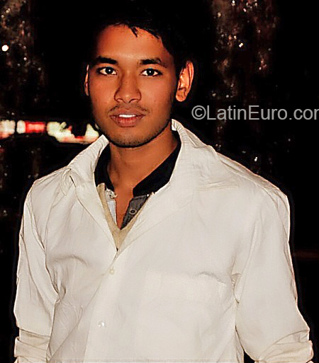 Date this good-looking India man Rey from New Delhi IN372