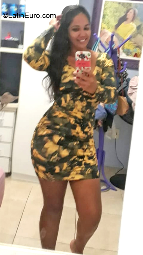 Date this voluptuous Brazil girl Fernanda from Rio de Janeiro BR11034