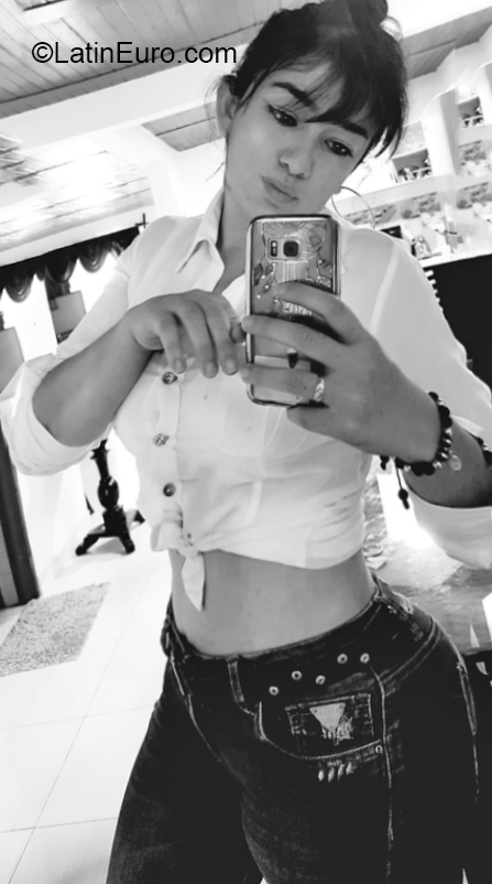 Date this stunning Colombia girl Paola andrea from Pereira CO26714