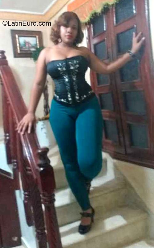 Date this funny Dominican Republic girl Katherine from Santo Domingo DO37722