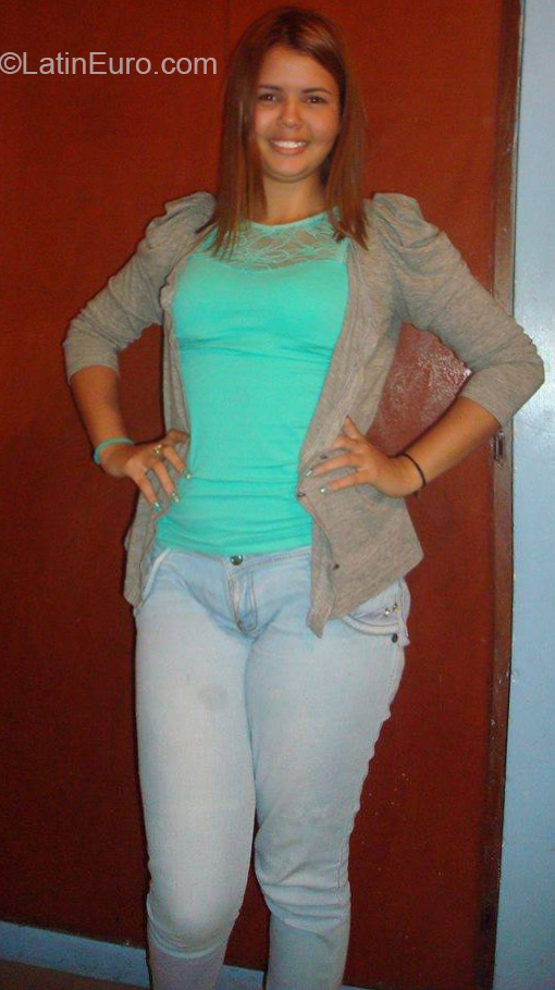 Date this passionate Venezuela girl Loriana from Caracas VE2974