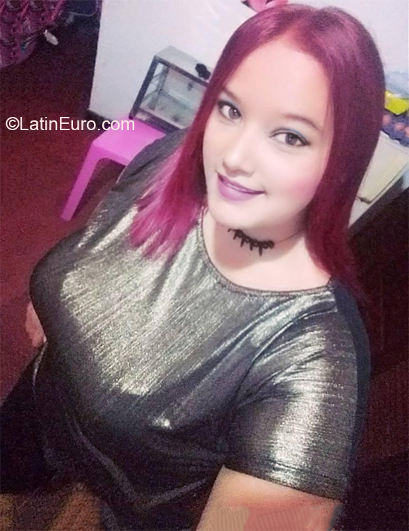 Date this athletic Colombia girl Yulieth from Armenia CO26775