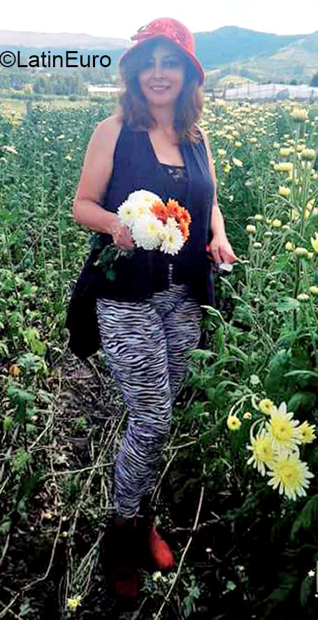 Date this cute Ecuador girl Miriam from Quito EC432