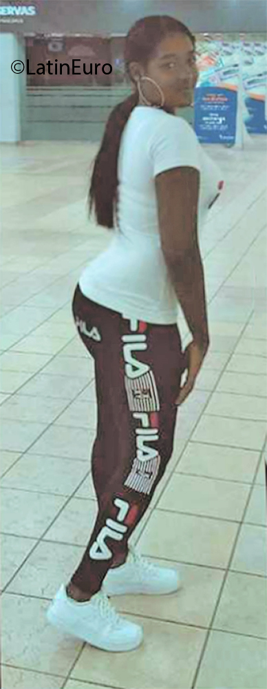 Date this exotic Dominican Republic girl Wendy from Santo Domingo DO37507