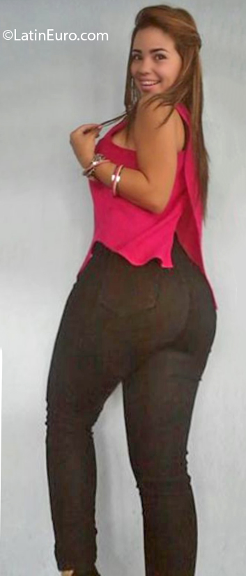 Date this gorgeous Venezuela girl Xiomara from Barinas VE3033