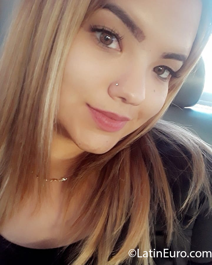 Date this good-looking Venezuela girl Andrea from Miranda VE3034