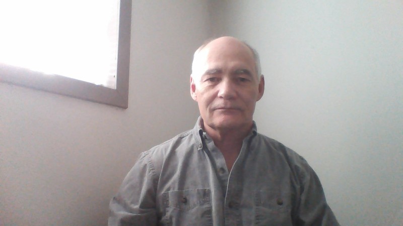 Date this nice looking Canada man Snowy from Petrolia CA830