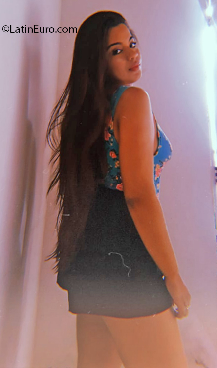 Date this hard body Brazil girl Kelly from Teresina BR11070