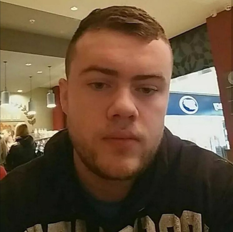 Date this cute United Kingdom man Aaron from Belfast GB1015