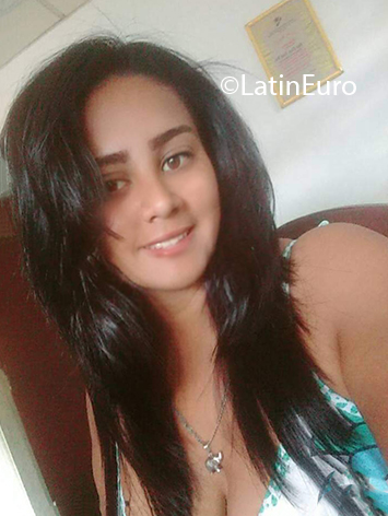 Date this georgeous Venezuela girl Zihara from Ciudad Guayana VE3055